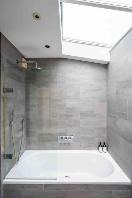 Sweet 3Brs House Close To Oxford & Soho Londen Buitenkant foto